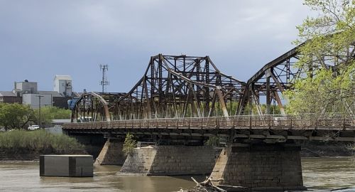 Louise Bridge looking downstream on the south side towards Higgins, Photo Credit: Glen Cook, 2019