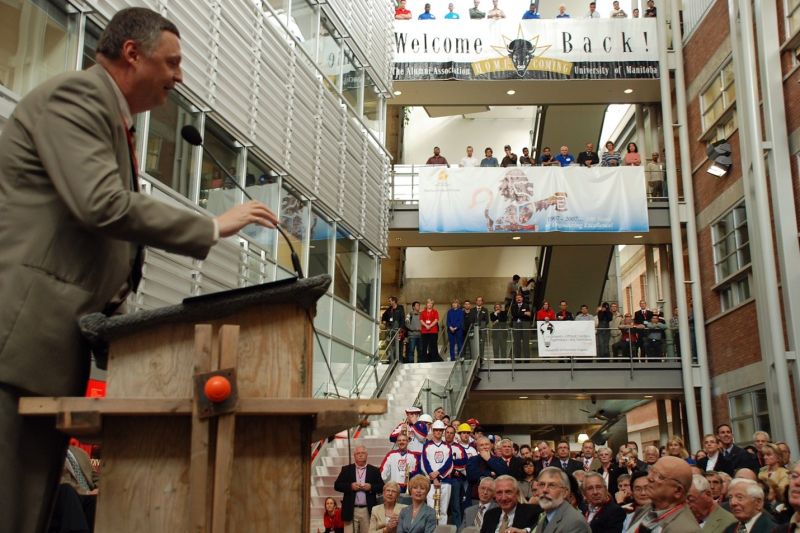 File:Dr. Doug Ruth addresses alumni at the 2007 Engineering Homecoming. Photo credit - UM News – January 12, 2021.jpg